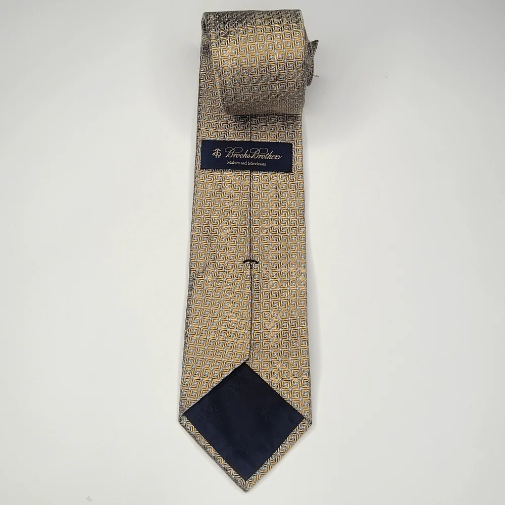 Brooks Brothers Gold Blue Herringbone Geometric Silk Tie 59 X 3.5